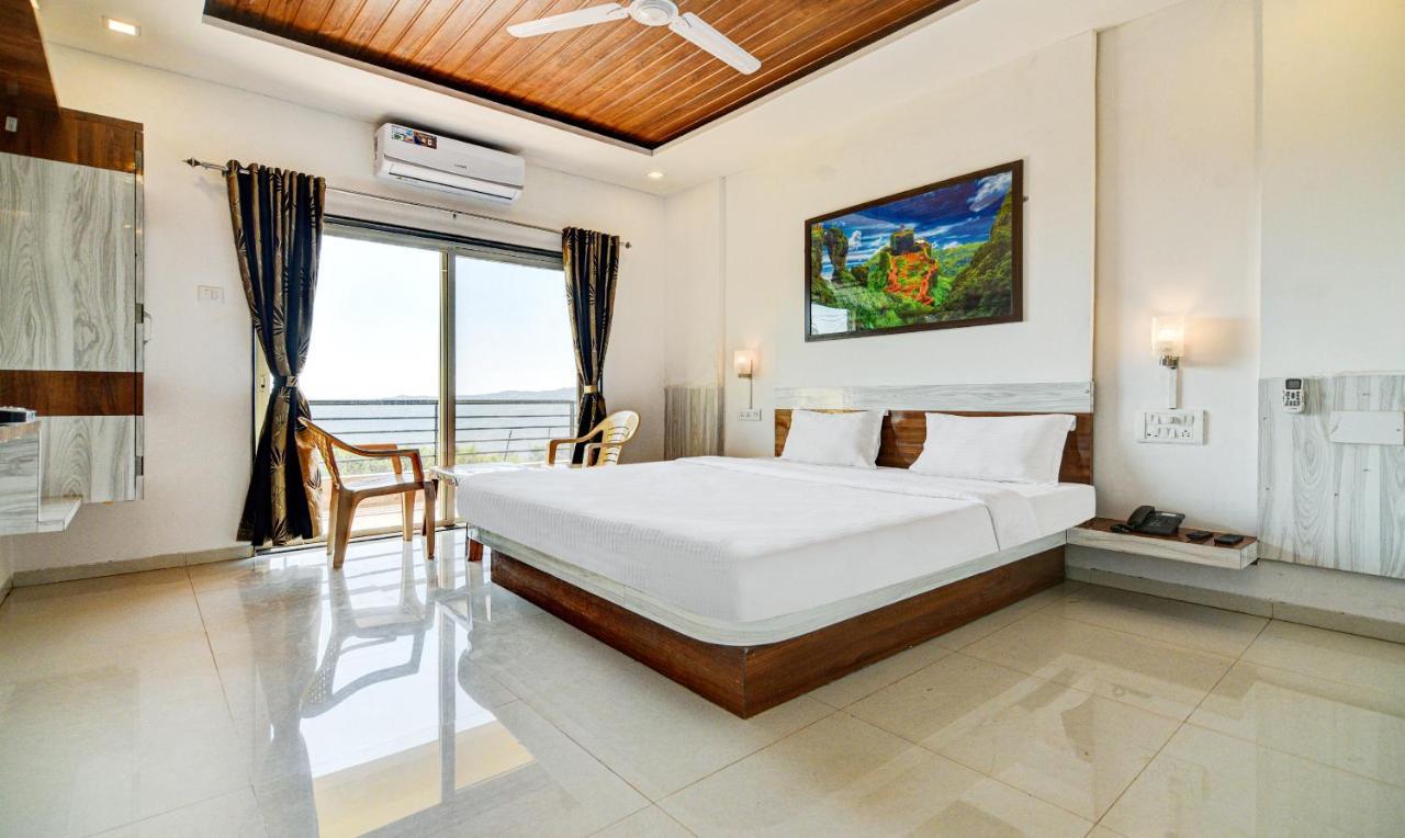 Aditya Hill View Inn 马哈巴莱斯赫瓦尔 外观 照片