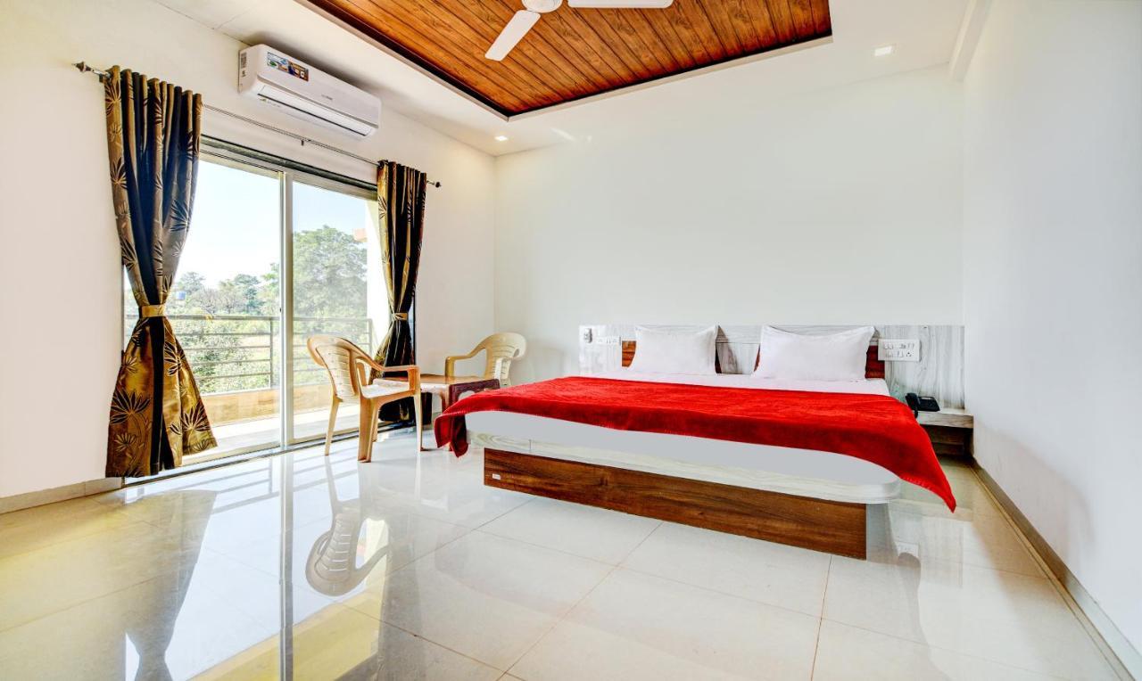 Aditya Hill View Inn 马哈巴莱斯赫瓦尔 外观 照片