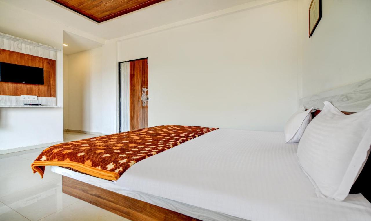 Aditya Hill View Inn 马哈巴莱斯赫瓦尔 外观 照片