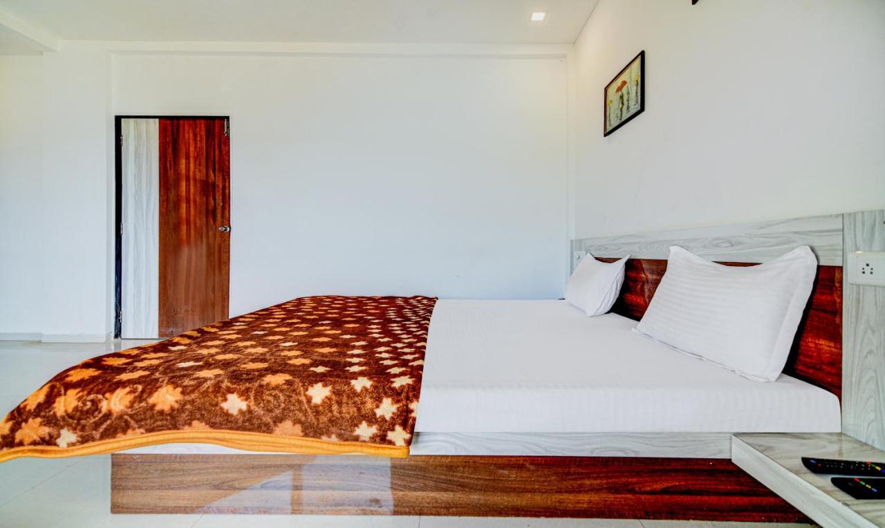 Aditya Hill View Inn 马哈巴莱斯赫瓦尔 外观 照片